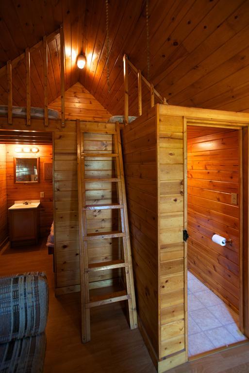 Arrowhead Camping Resort Loft Cabin 22 Douglas Center Exterior foto