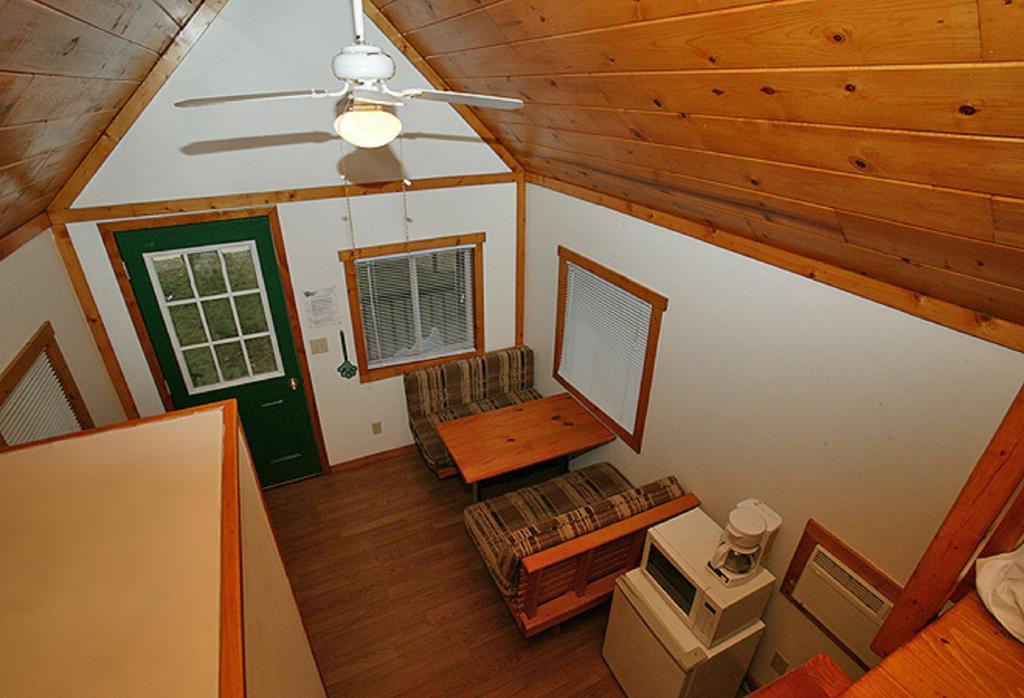 Arrowhead Camping Resort Loft Cabin 22 Douglas Center Exterior foto